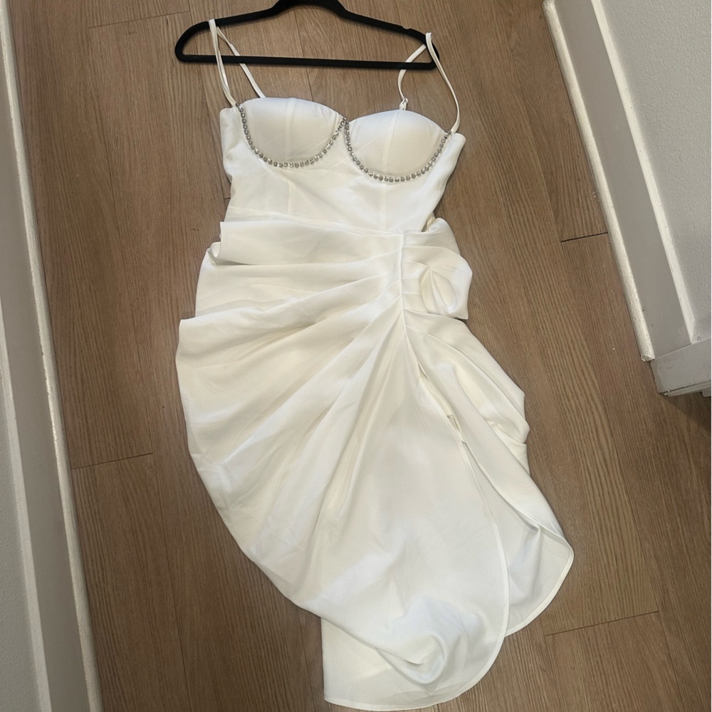 B by Thea White Mini Dress - Sleek Strappy Design